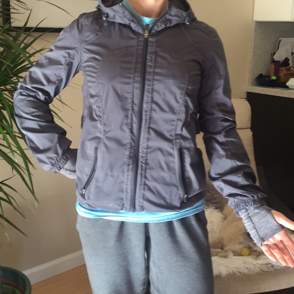 Lululemon light weight jacket with thumb holes